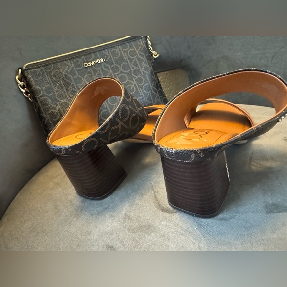 Shoes - Picture 3 of 4